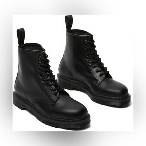 NEW Dr. Martens Black Smooth 1460 Mono Boot- Size 8 Women’s